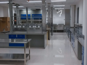 不銹鋼操作臺面全鋼實(shí)驗(yàn)臺